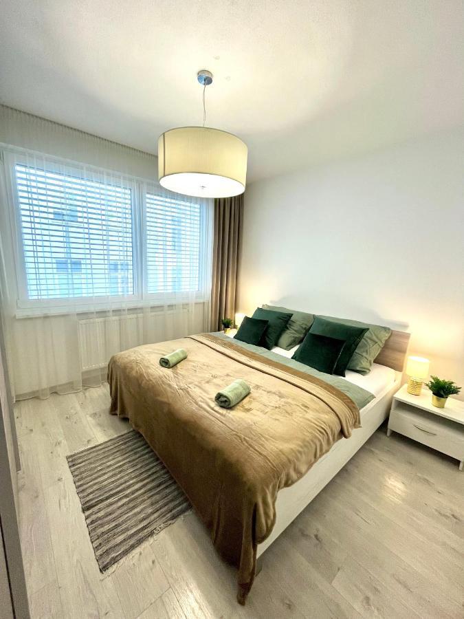 The Elite Suite II Downtown Ac & Garage Parking Bratislava Eksteriør bilde